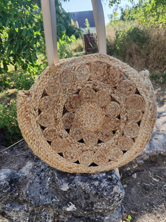 Panier rond en jute naturelle au joli motif ajouré