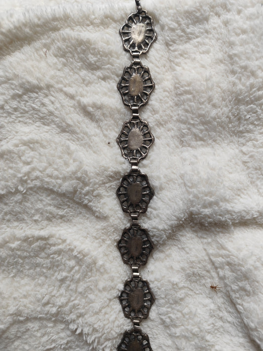 Ceinture fantaisie métal argenté et cabochons bleus turquoise – 95 cm