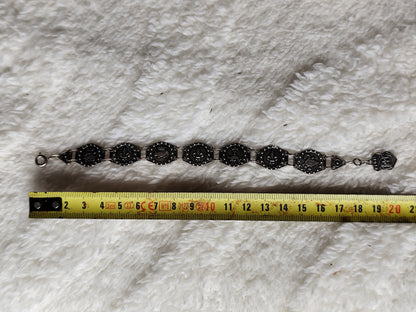 Bracelet Médaillons Armoiries de Blois Argenté Vintage – Héritage & élégance