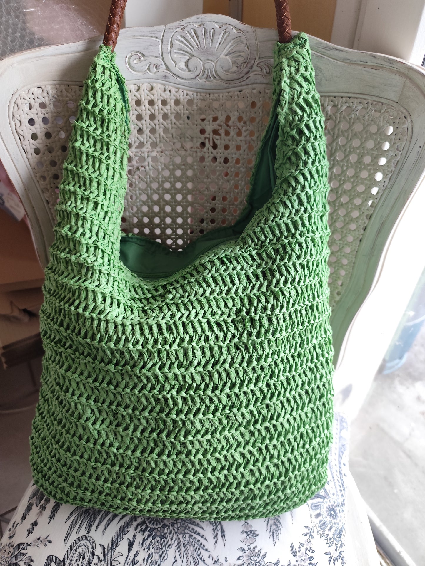 Sac cabas esprit bohème en papier tressé vert pomme