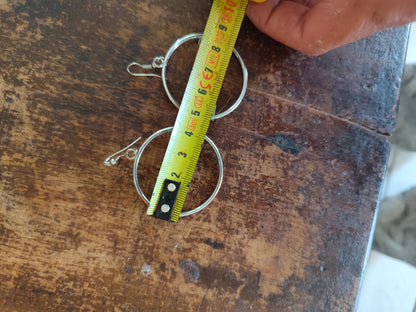 Boucles d’oreilles pendantes rondes LOVE – Métal argenté