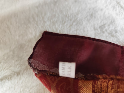 Étole en soie chatoyante avec tissu imprimé et brodé - 180 × 55 cm