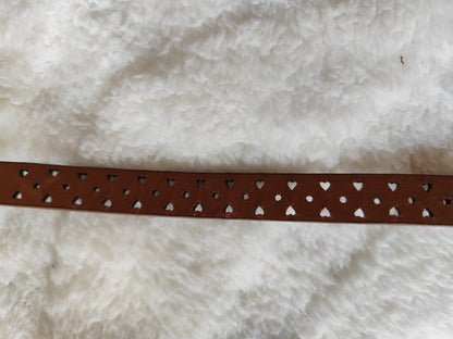 Ceinture fine caramel ajourée – boucle cœur - 80 cm