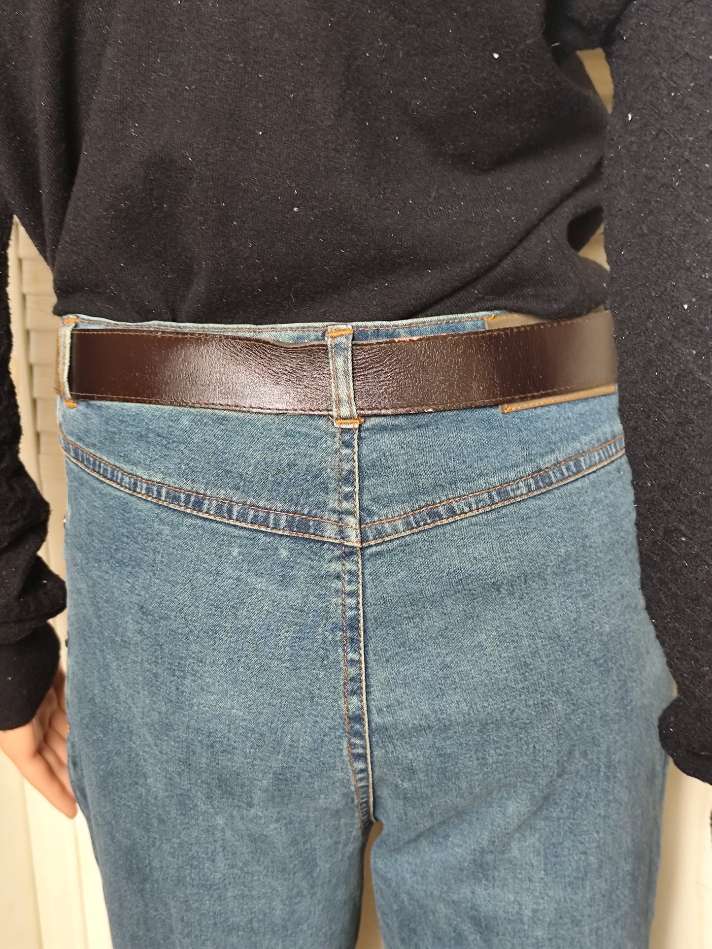 Ceinture marron à boucle dorée rectangulaire – Léo Isba – 95x3 cm