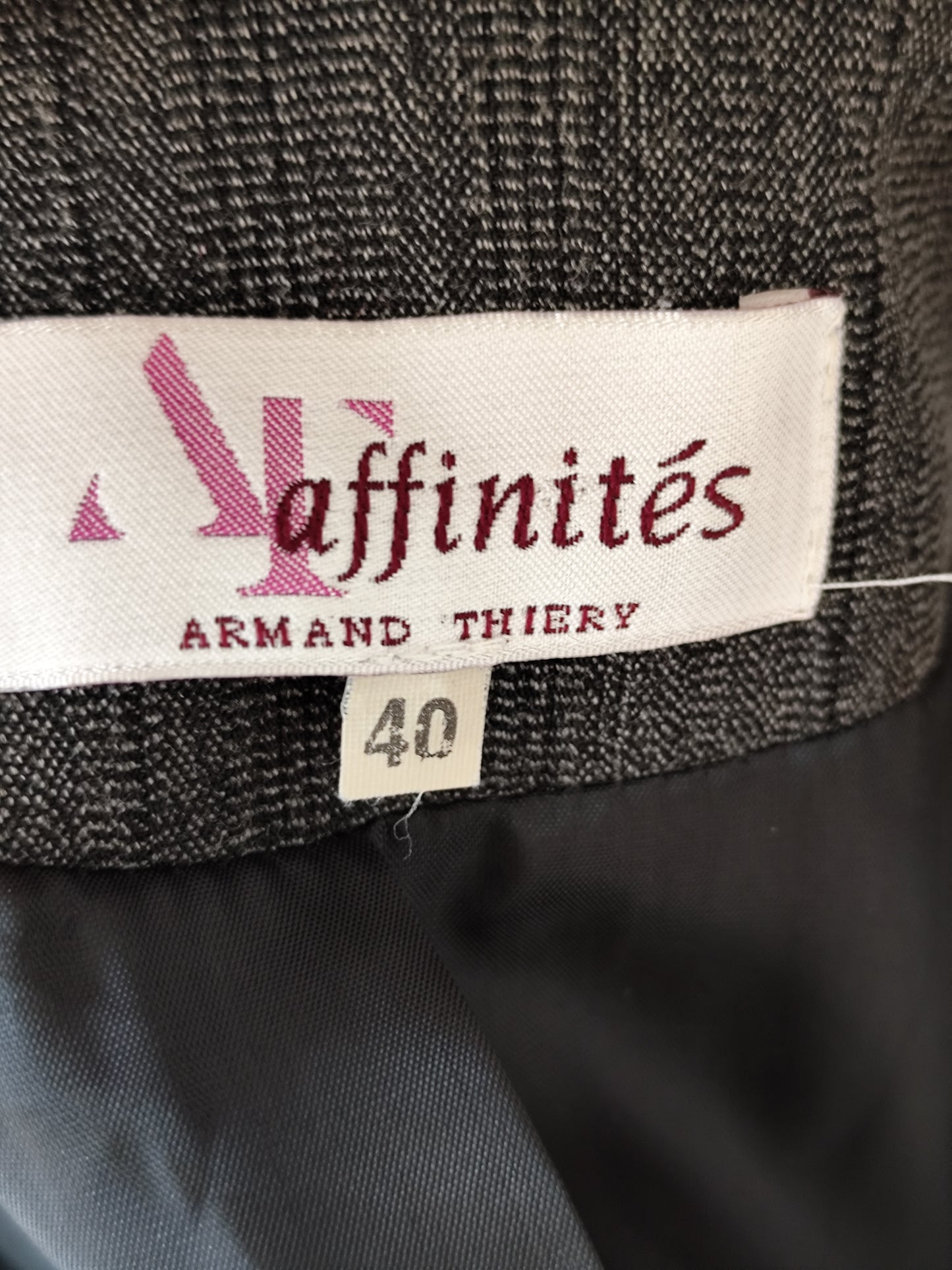 Veste cintrée grise doublée Armand Thiery Affinités - Taille 40