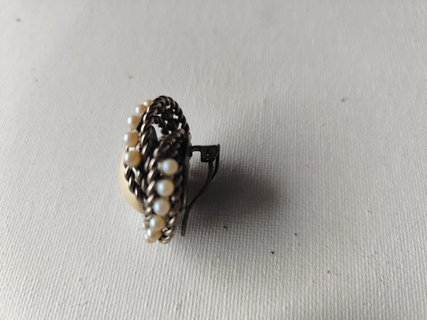 Boucles d’Oreilles Vintage Clip – Perles & Métal Doré Vieilli ✨💎