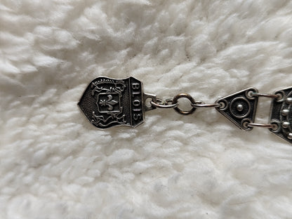 Bracelet Médaillons Armoiries de Blois Argenté Vintage – Héritage & élégance