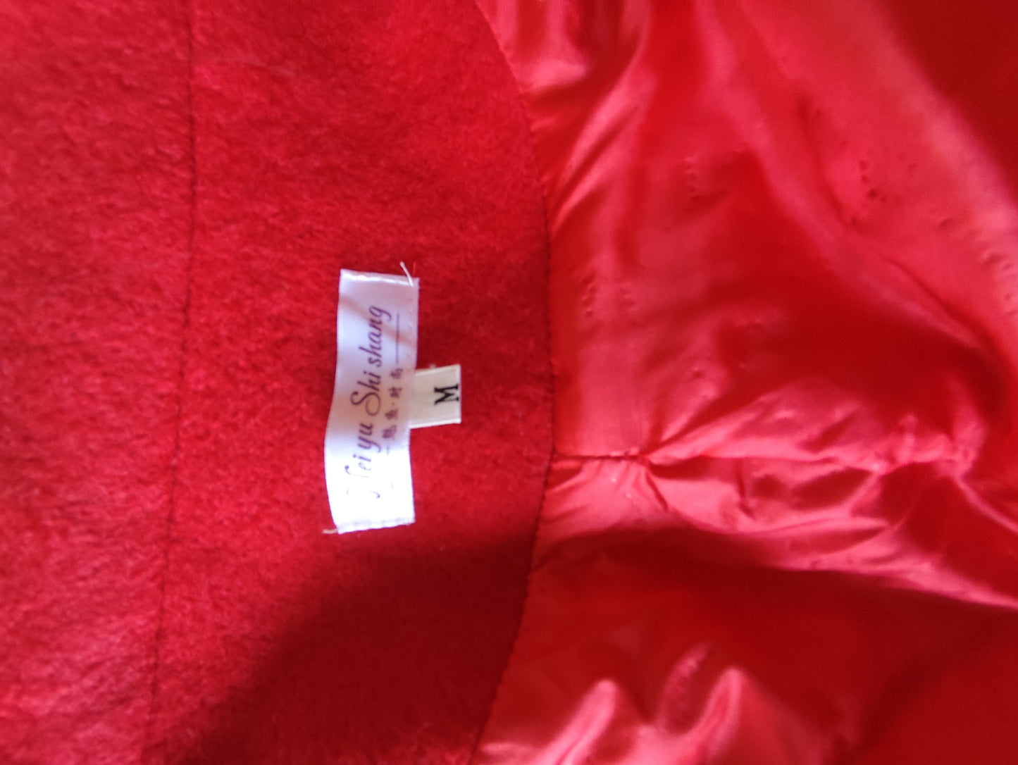Manteau rouge vif – coupe droite, boutonnage croisé – 36/38