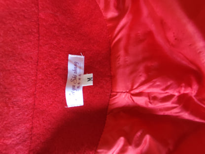 Manteau rouge vif – coupe droite, boutonnage croisé – 36/38