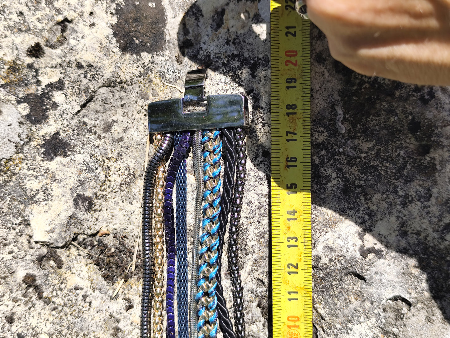 Bracelet manchette bleu nuit à fermoir