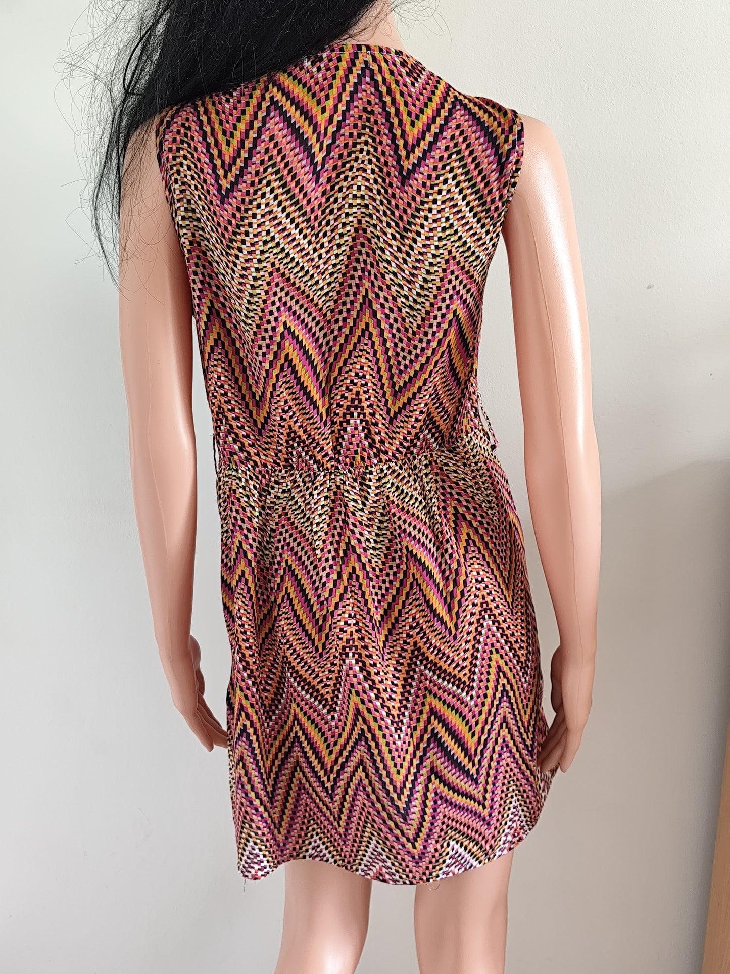 Robe géométrique colorée 100% coton – Taille 38/40