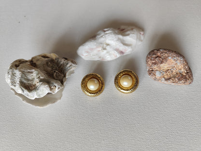 Boucles d'Oreilles Clip Vintage dorées  – Élégance Rétro