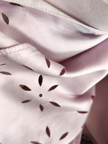 Ensemble tailleur jupe et veste parme motifs fleurs ajourées - Taille 40