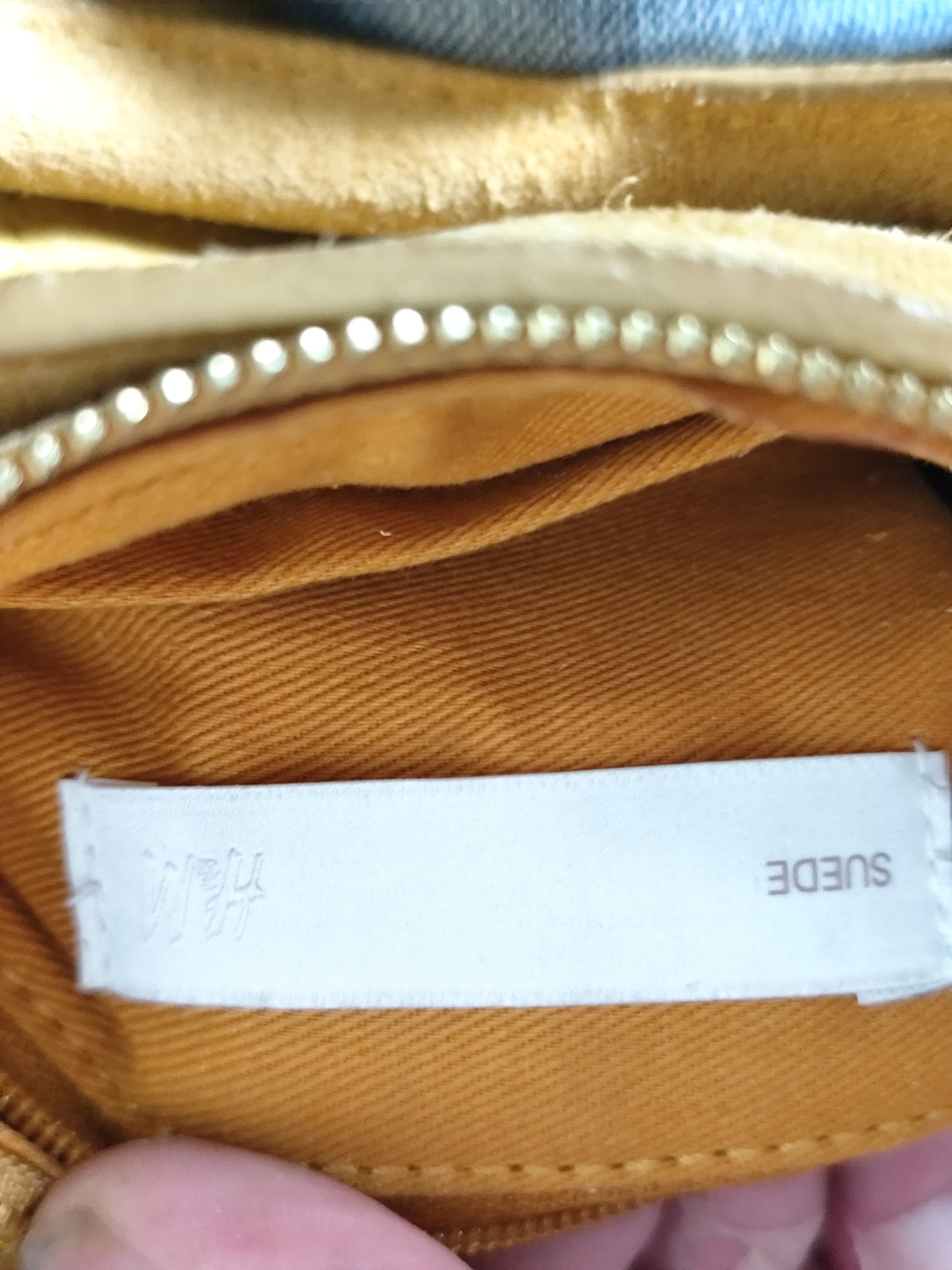 Sac en cuir velours moutarde – H&M – 21×16×5 cm